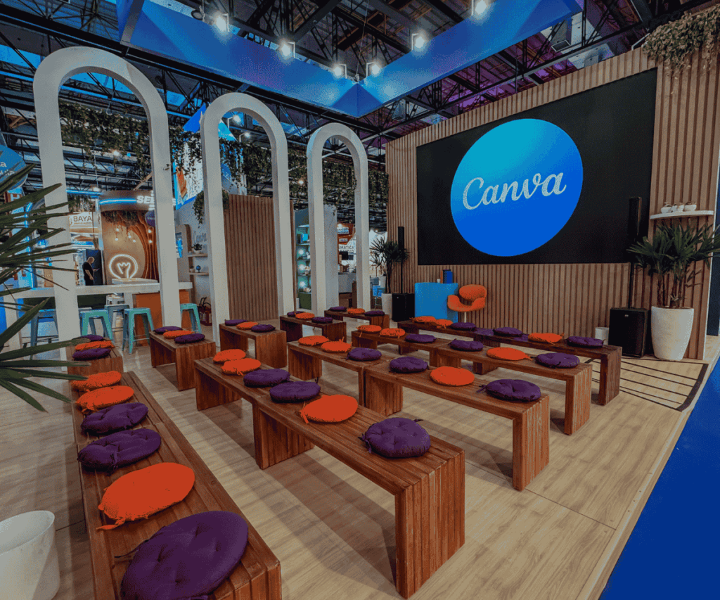 #6 - Bett Brasil 2025 Estande do Canva na Bett Brasil 2025, criado para promover troca de conhecimento, experiências educacionais e conexão com o público do evento.